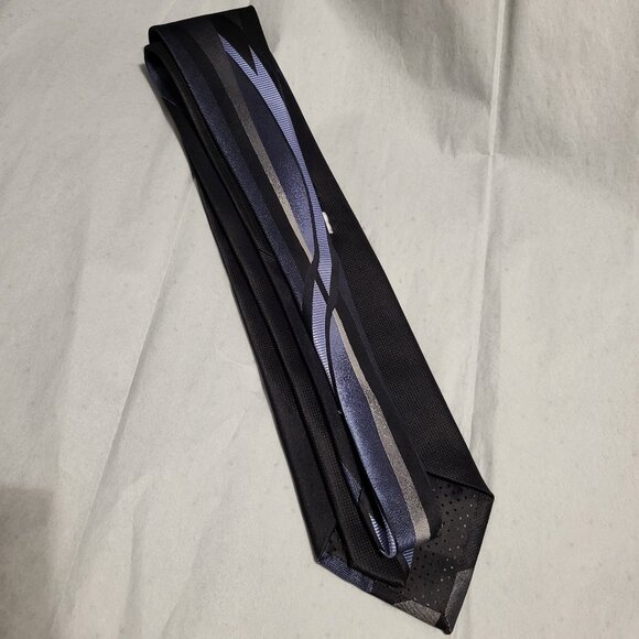 EUC PIERRE CARDIN SILK TIE - Picture 2 of 5
